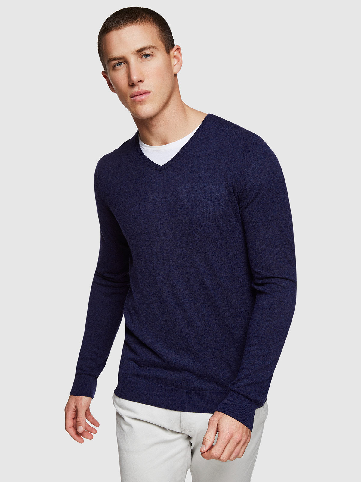 WOOL VISCOSE V-NECK KNIT