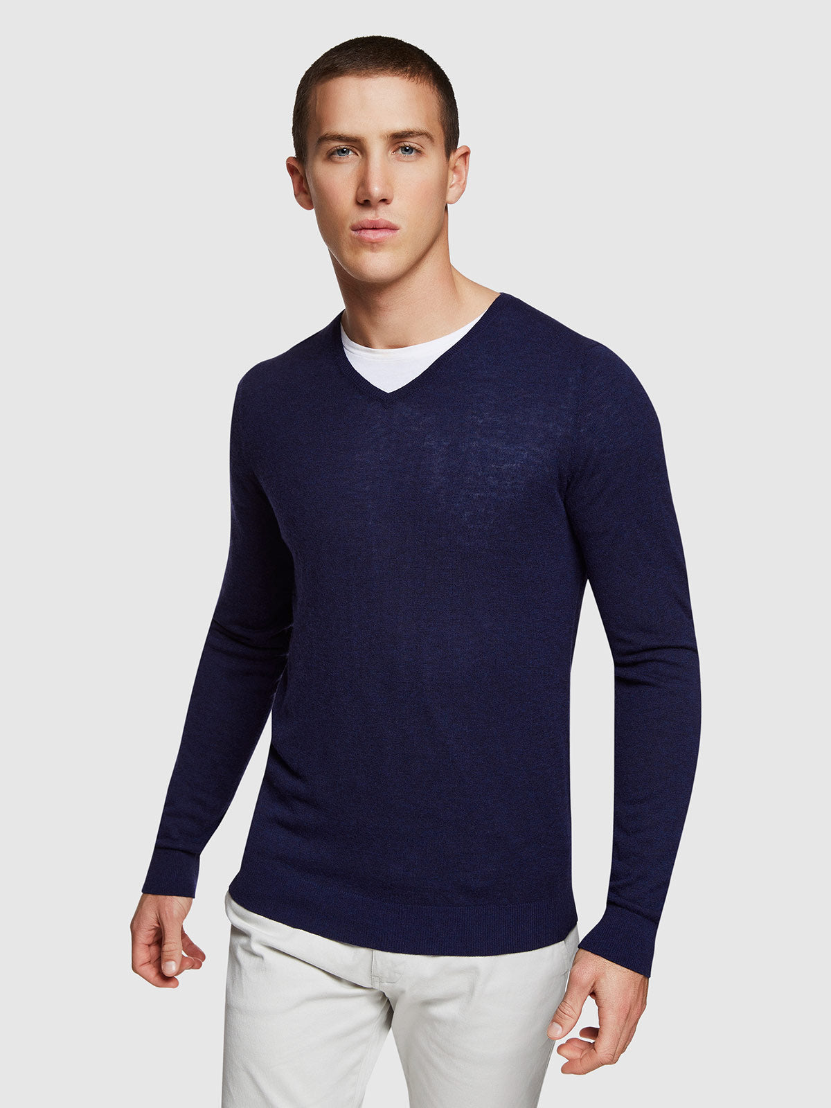 WOOL VISCOSE V-NECK KNIT