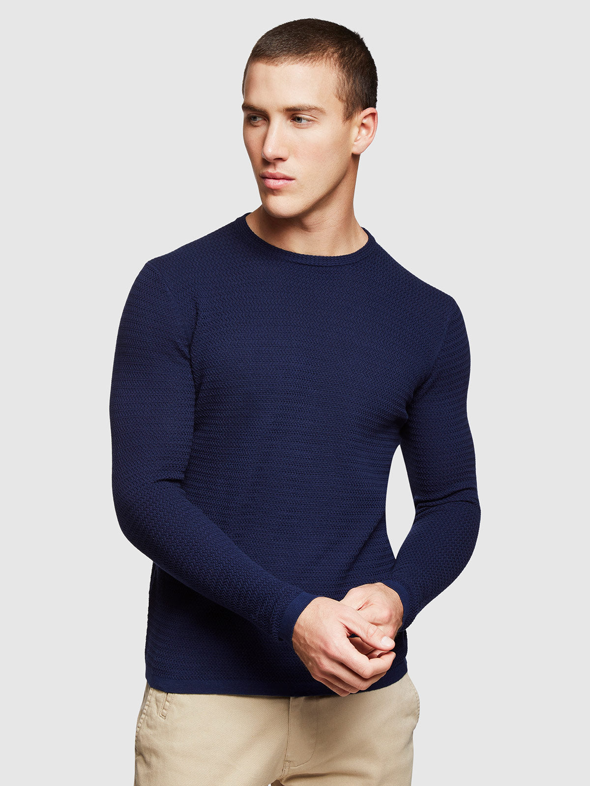 BARTON TEXTURED CREW NECK PULLOVER